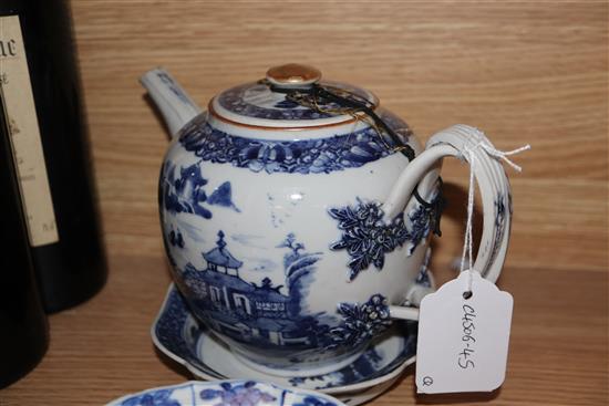 A Chinese Export blue and white teapot, caddy etc Teapot H.15cm